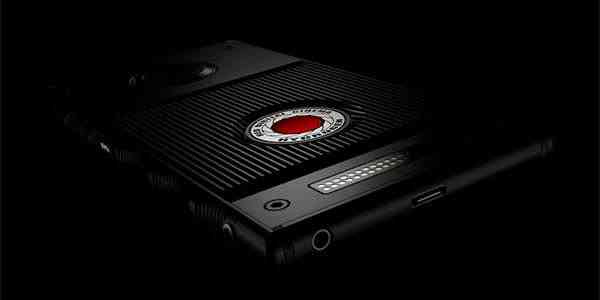 Dělají kameru za milion a teď to zkusí s mobilem. RED Hydrogen One má první holo-displej na světě